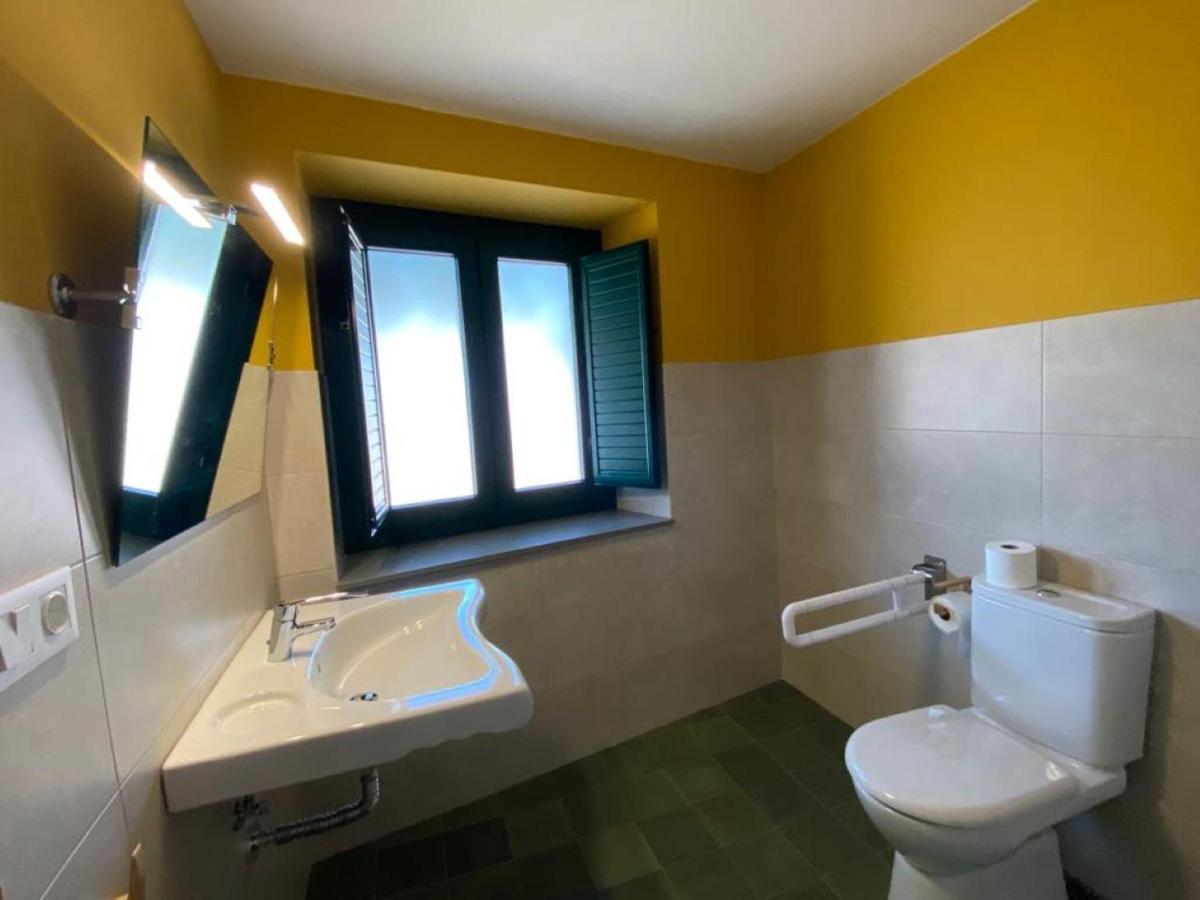 Ostello O Teu Sitio Ribadeo Esterno foto